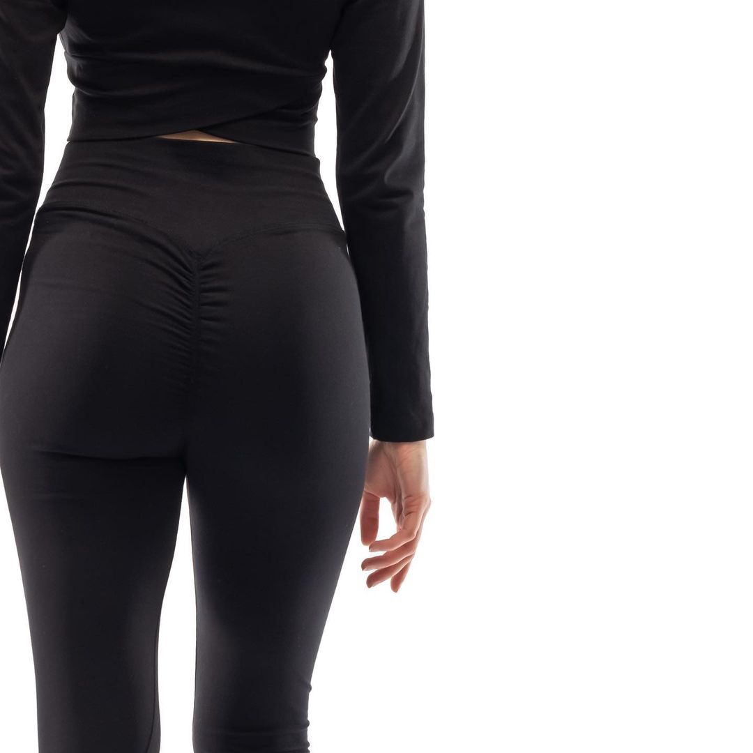 Your go-to list of yoga pants to hide cellulite - Trainfitly