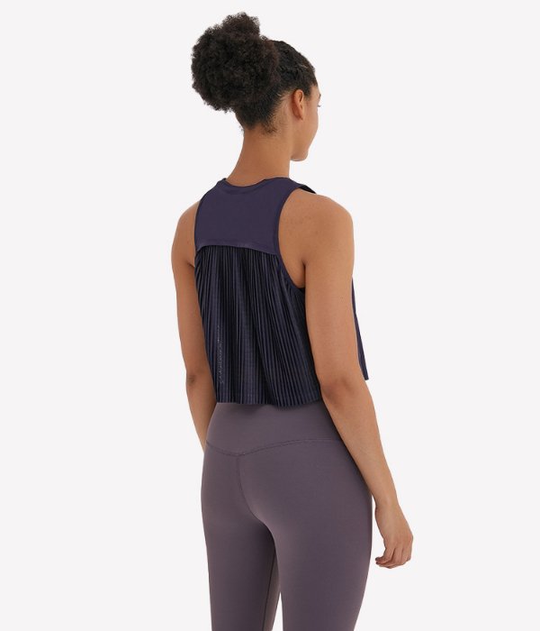 Pleated Athletic High Neck Workout Crop Top - Image 15